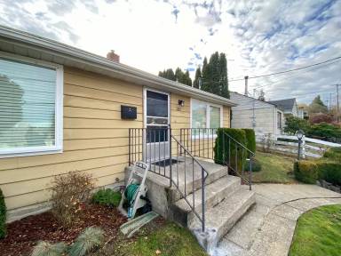 Main picture of 2805 W Elmore St