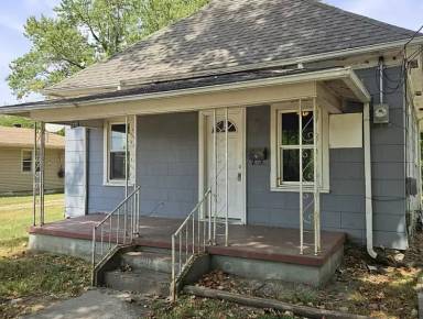 Main picture of 2215 W Phelps St