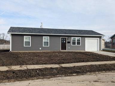 Main picture of 215 Woodfield Dr