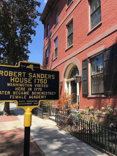 Main picture of 43 Washington Ave