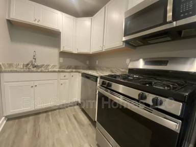 Main picture of 218 W King St