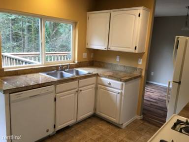 Main picture of 2010 SE Meadow Ct