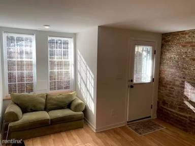 Main picture of 660 E St NE