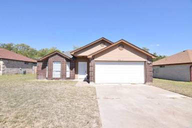 Main picture of 2907 Thoroughbred Dr