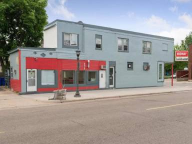 Main picture of 1332 Minnehaha Ave W