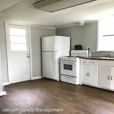 Main picture of 2008 1/2 E 38th St