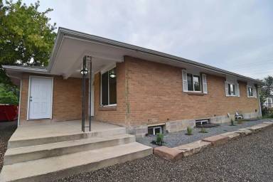 Main picture of 925 Van Gordon St