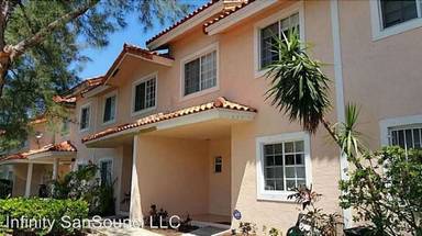Main picture of Townhome Chateaux Gardens