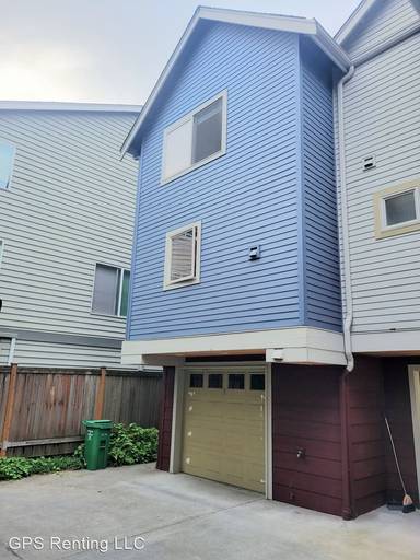 Main picture of 4527 NE 55th St