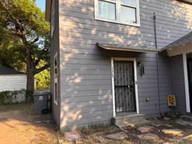 Main picture of 3420 S Harwood St