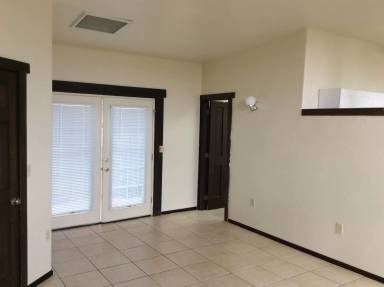 Main picture of 2940 N Park Ave