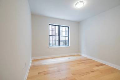 Main picture of 5015 Warrington Ave