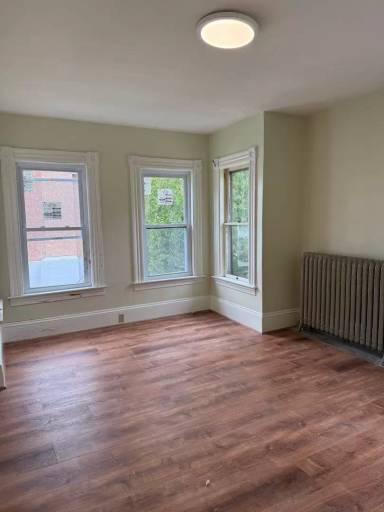 Main picture of 50 School St