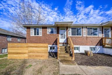 Main picture of 800 NE 68th St