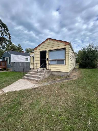 Main picture of 453 Hovey St