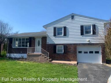 Main picture of 739 Henry Dr