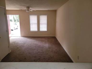 Main picture of 1012 Parkthrough St