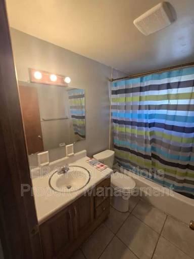 Main picture of 881 Kingsford Rd