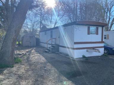 Main picture of 2006 10th Ave N