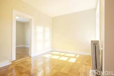 Main picture of 558 Parkside Ave