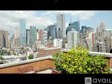 Main picture of Plaza West