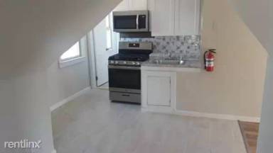 Main picture of 916 Clark St