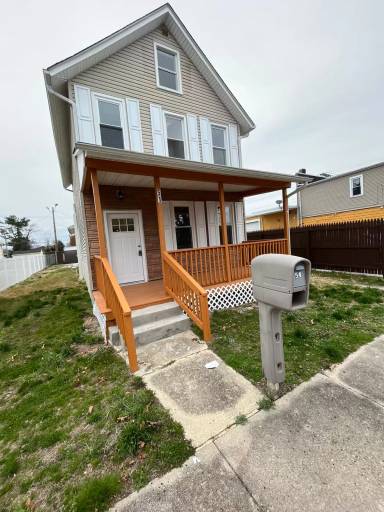 Main picture of 51 Washington Ave