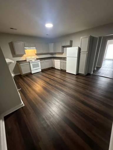 Main picture of 146 W Lexington Ave