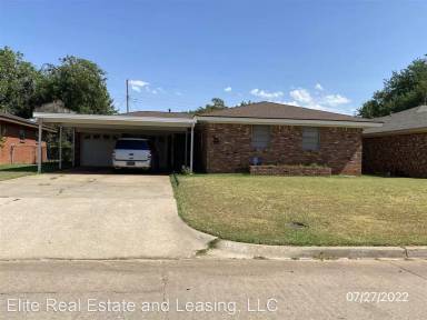 Main picture of 1317 SW 68th St