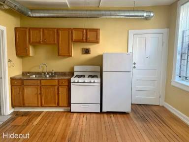 Main picture of 1362 N Bosworth Ave