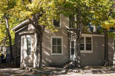 Main picture of 727 14th Ave SE