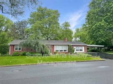 Main picture of 215 Division St