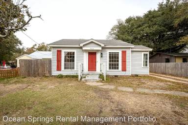 Main picture of 905 Sarrazin Ave