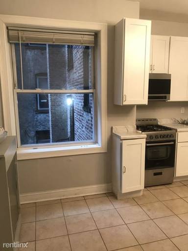 Main picture of 169 Manhattan Ave