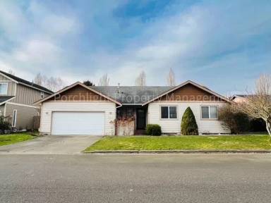 Main picture of 2001 Buttercup Dr