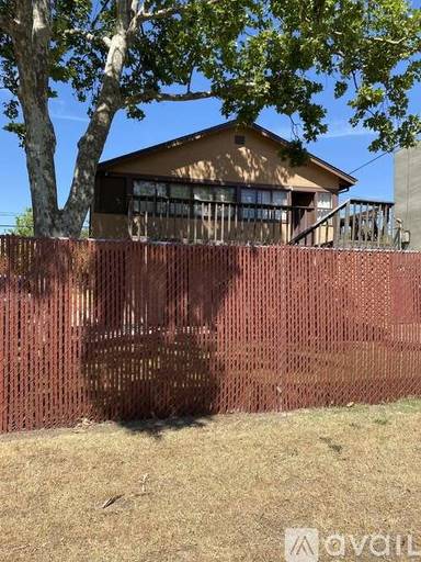 Main picture of 226 Elefa St
