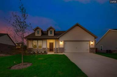 Main picture of 828 Feather Edge Dr