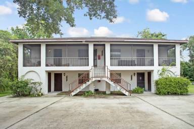 Main picture of 2294 Fox Hollow Dr