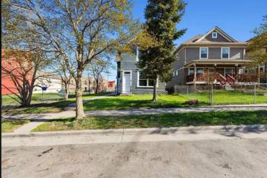 Main picture of 651 Wells St