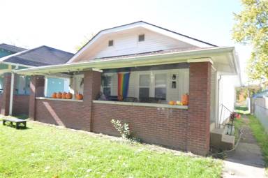Main picture of 1406 N Dearborn St
