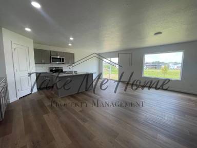Main picture of 1737 Boxwood Dr
