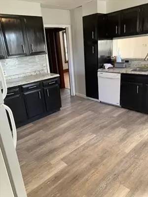 Main picture of 106 Madison St