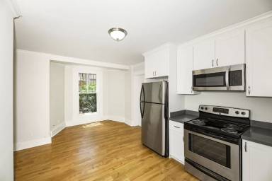 Main picture of 1720 Golden Gate