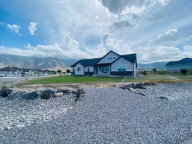 Main picture of 7348 N Lake Vista Dr