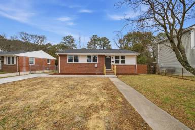 Main picture of 3021 Menands Dr