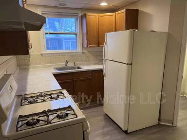 Main picture of 596 Preble St