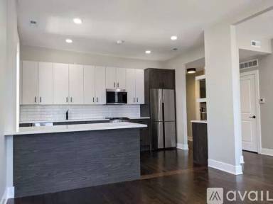 Main picture of 2957 N Milwaukee Ave