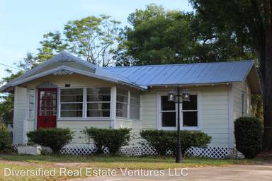 Main picture of 1128 Oakhill St