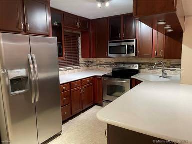 Main picture of 2717 SW 32nd Ave