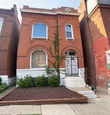 Main picture of 3020 Cherokee St